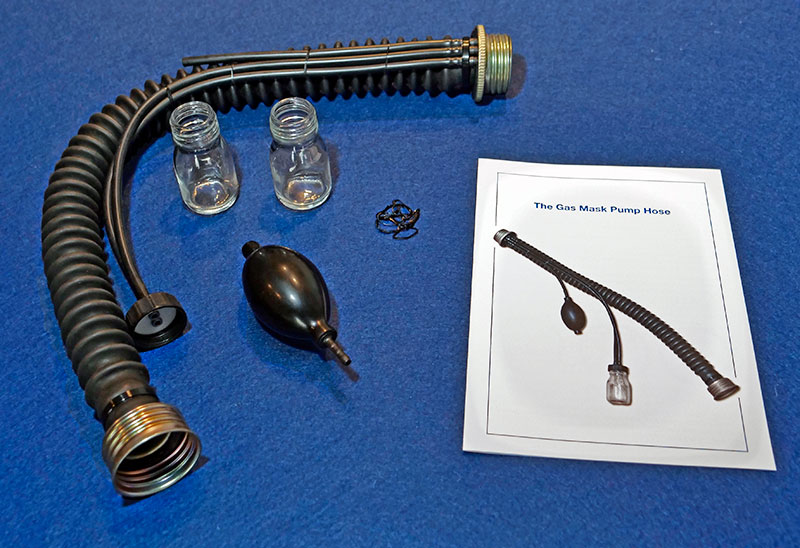 Everything in the package for a black R hose